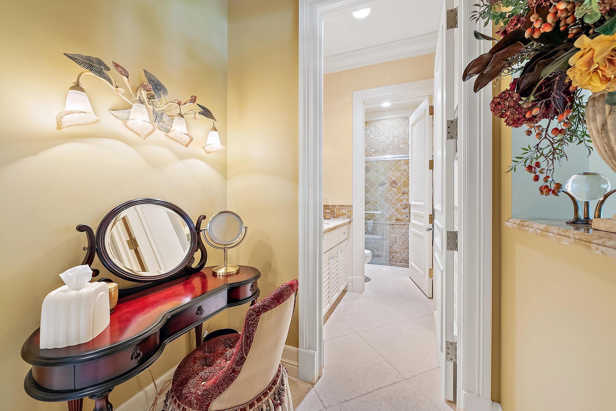 2330 Seven Oaks Ln Palm Beach Gardens, FL 33410 2330 Seven Oaks Ln Palm Beach Gardens, FL 33410