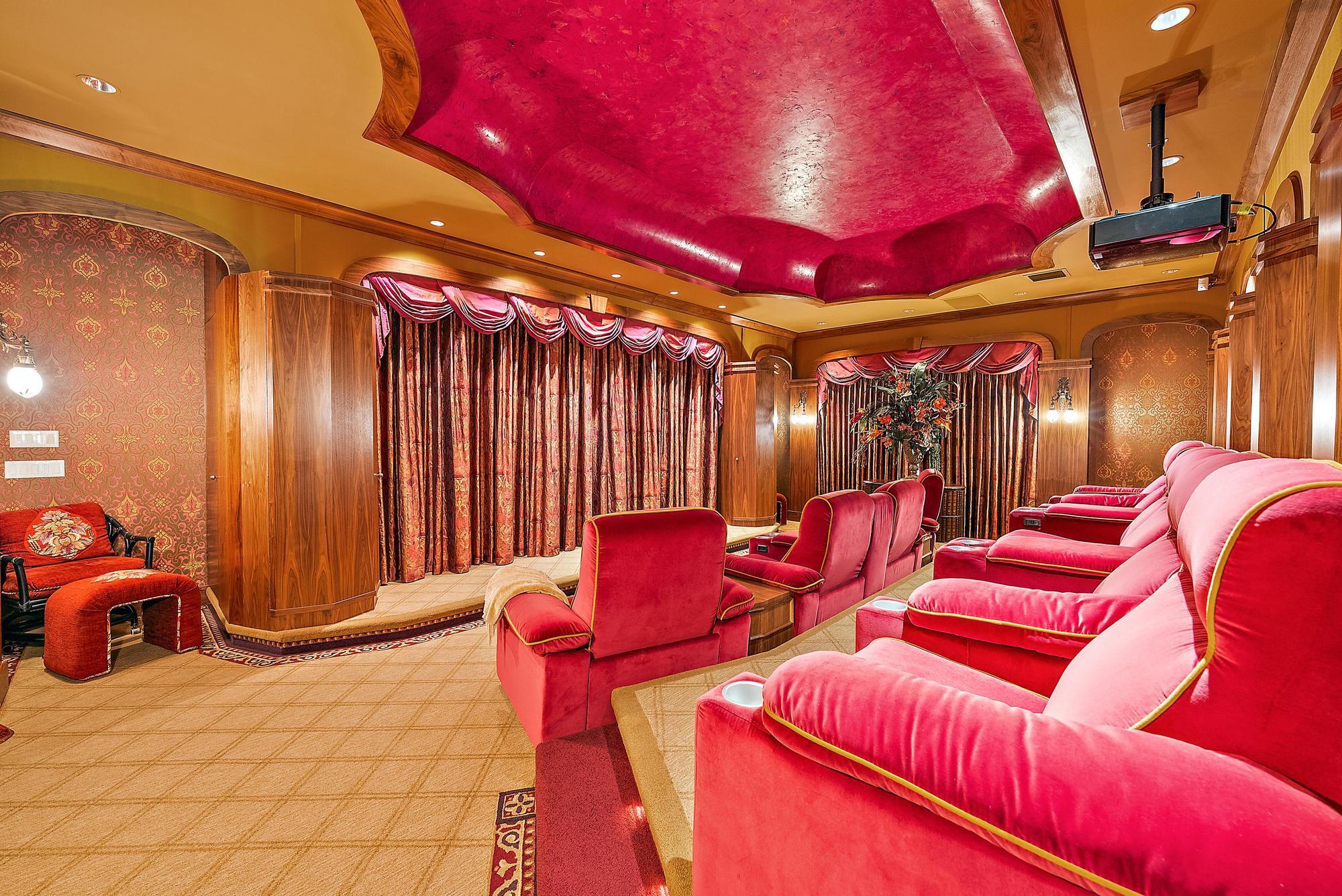 2330 Seven Oaks Ln Palm Beach Gardens, FL 33410 2330 Seven Oaks Ln Palm Beach Gardens, FL 33410