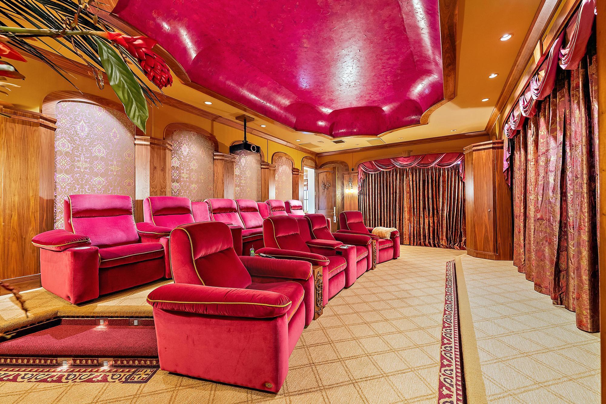 2330 Seven Oaks Ln Palm Beach Gardens, FL 33410 2330 Seven Oaks Ln Palm Beach Gardens, FL 33410