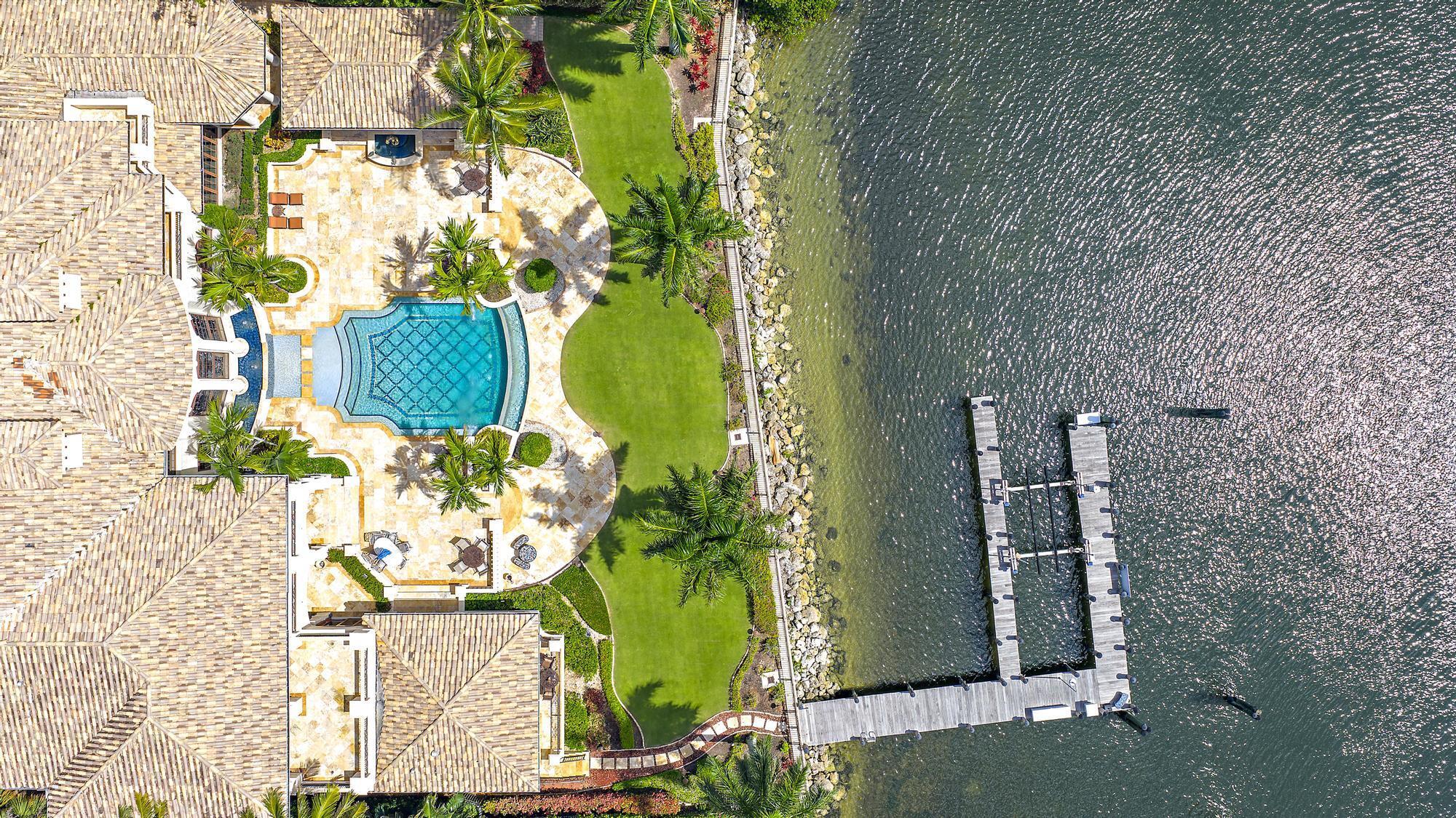 2330 Seven Oaks Ln Palm Beach Gardens, FL 33410 2330 Seven Oaks Ln Palm Beach Gardens, FL 33410