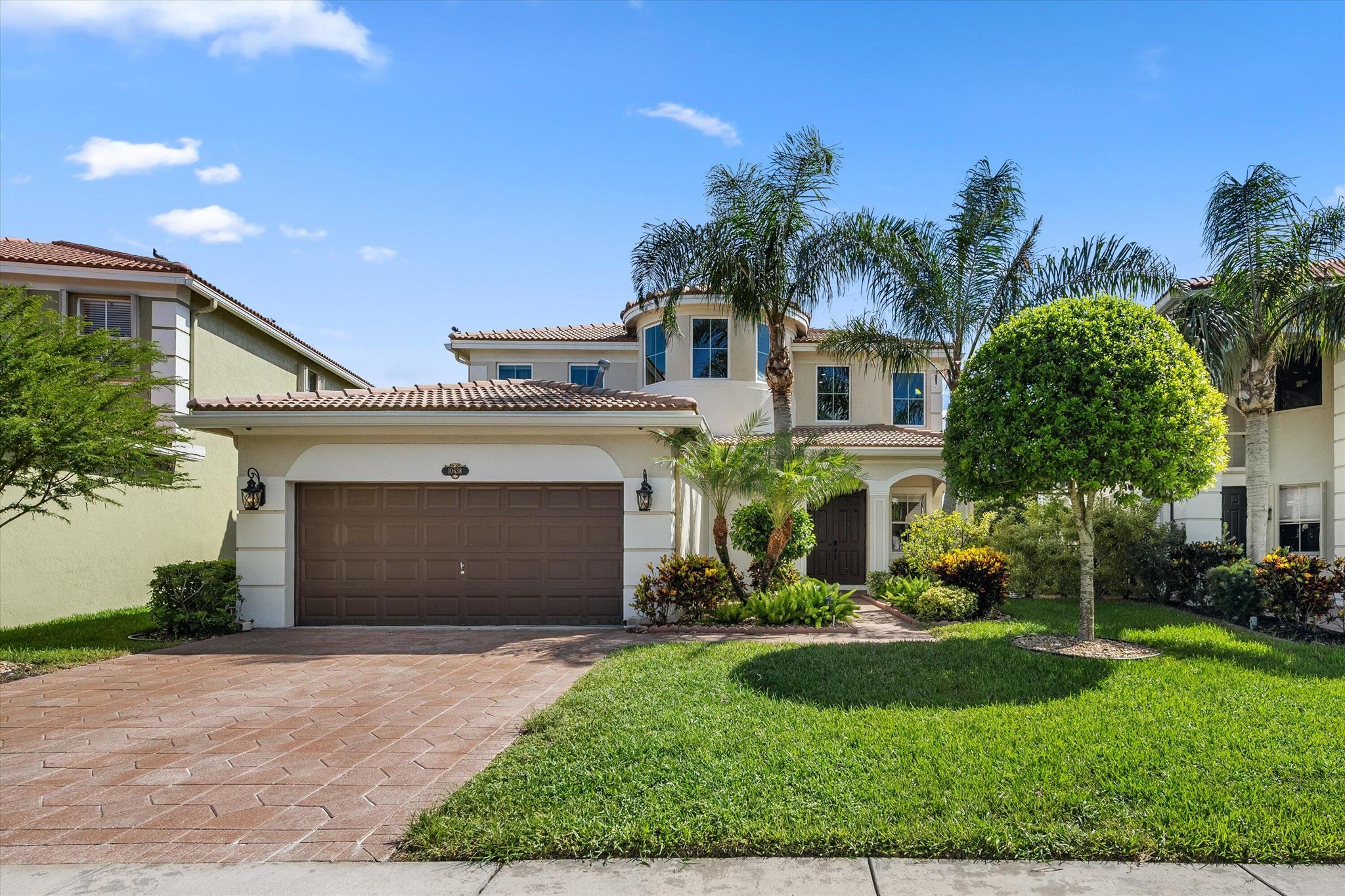 10638 Old Hammock Way