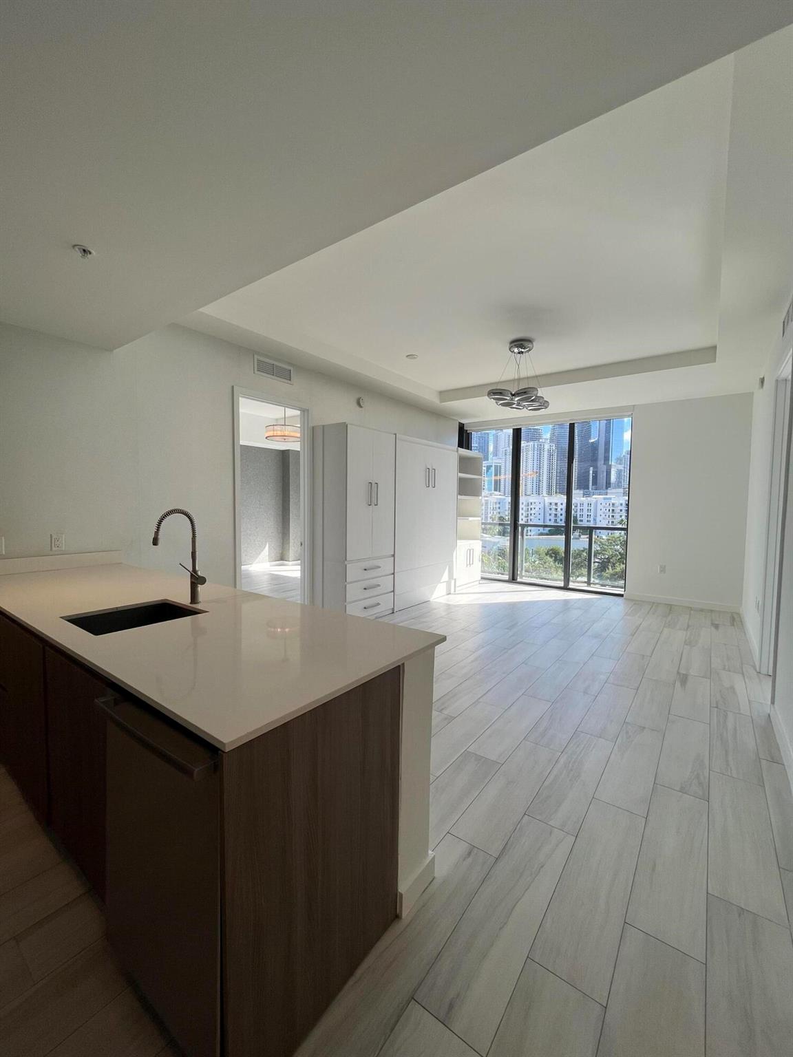 201 SW 17th Rd #810