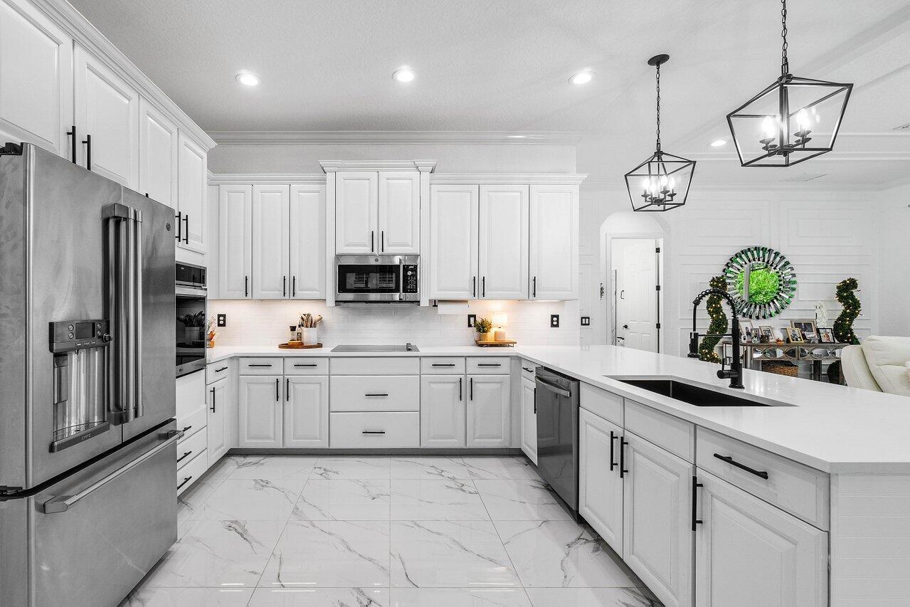 12323 Aviles Cir Palm Beach Gardens, FL 33418