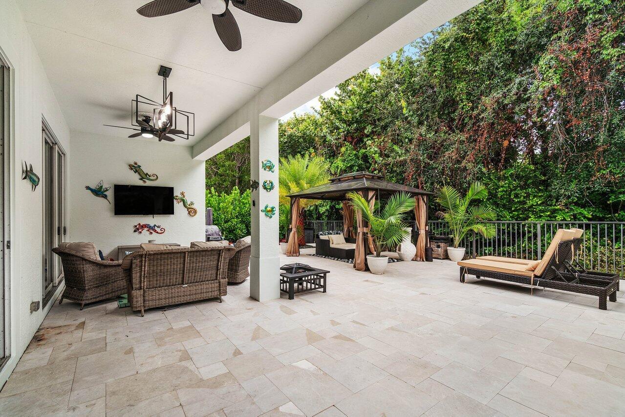 12323 Aviles Cir Palm Beach Gardens, FL 33418