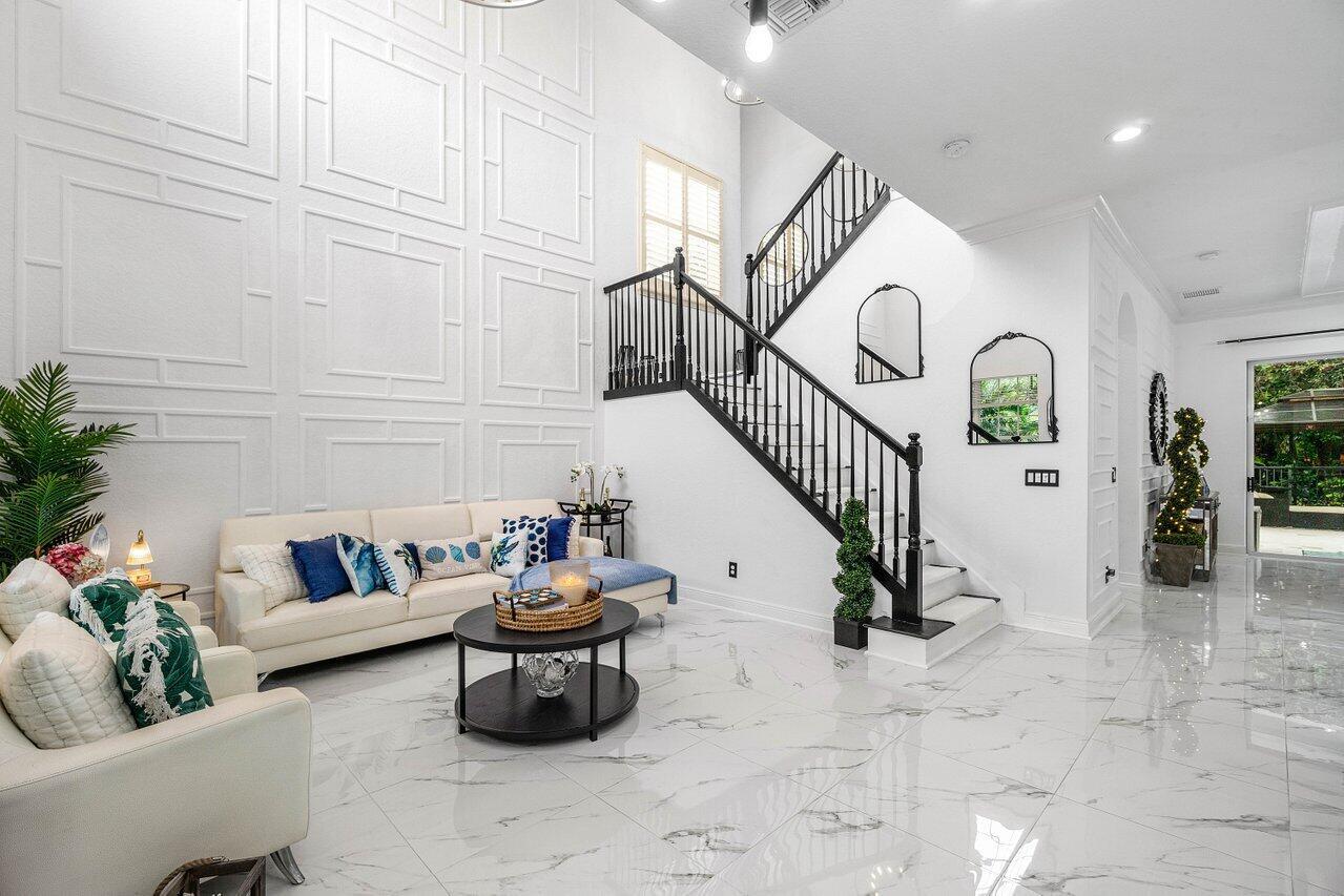 12323 Aviles Cir Palm Beach Gardens, FL 33418