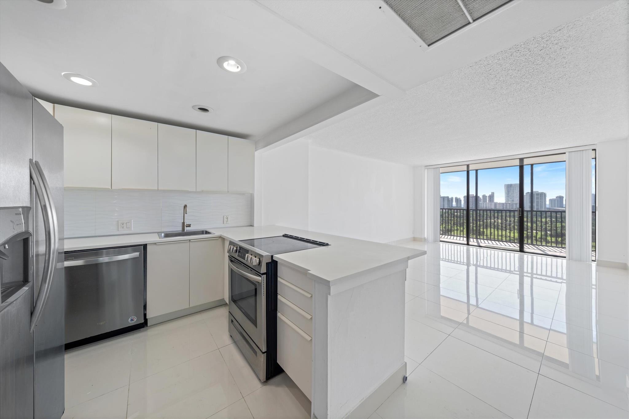 20301 W Country Clb Dr #1927