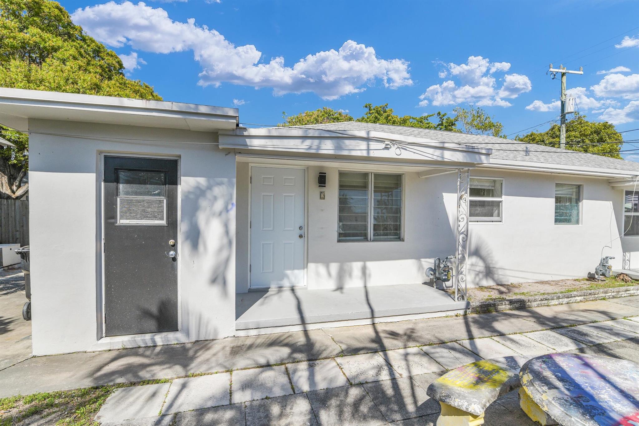 728 N L St #2