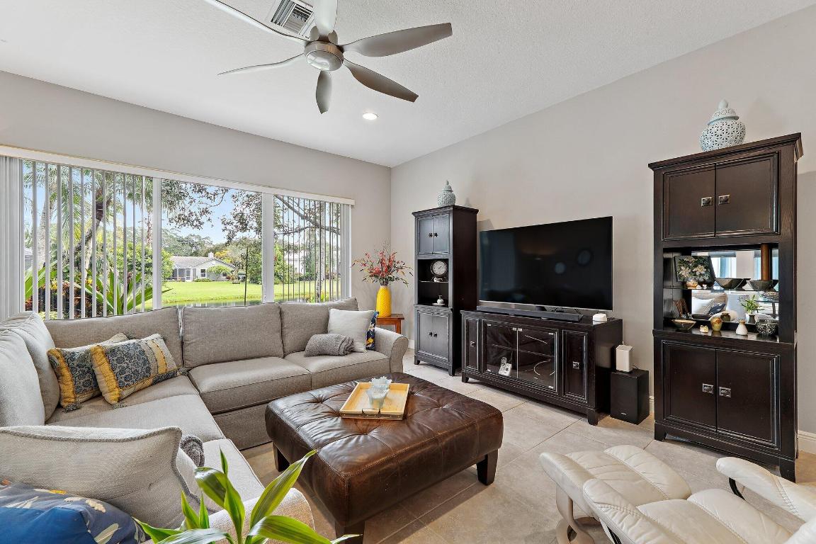 18647 SE Lakeside Jupiter, FL 33469