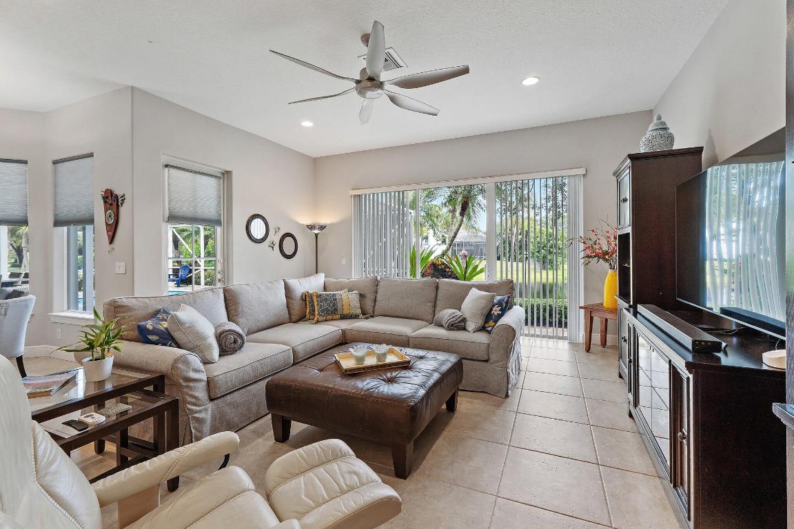 18647 SE Lakeside Jupiter, FL 33469