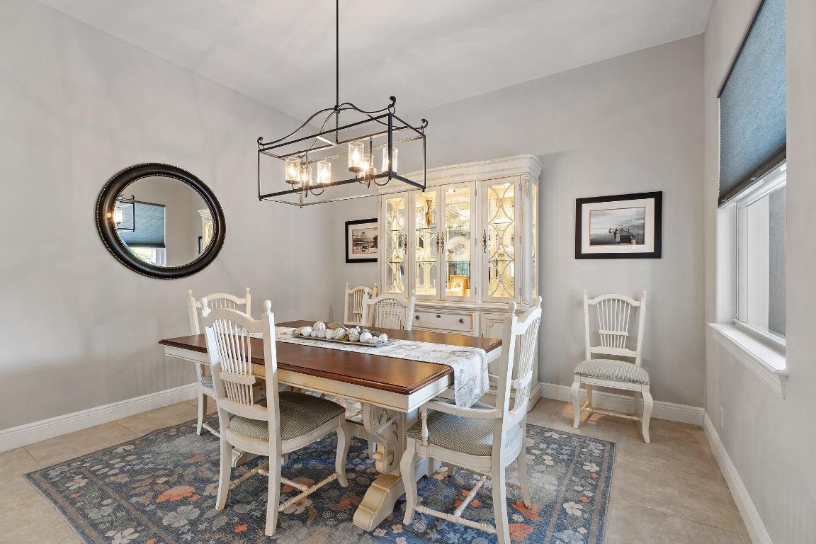 18647 SE Lakeside Jupiter, FL 33469