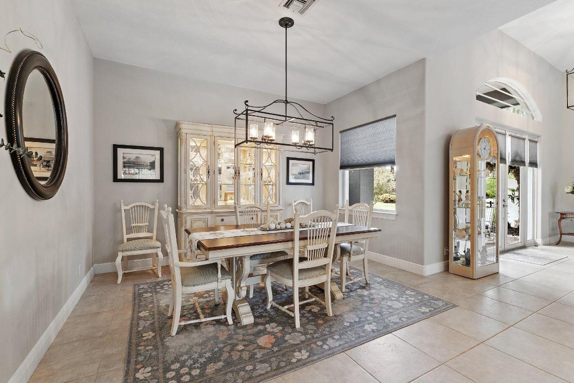 18647 SE Lakeside Jupiter, FL 33469