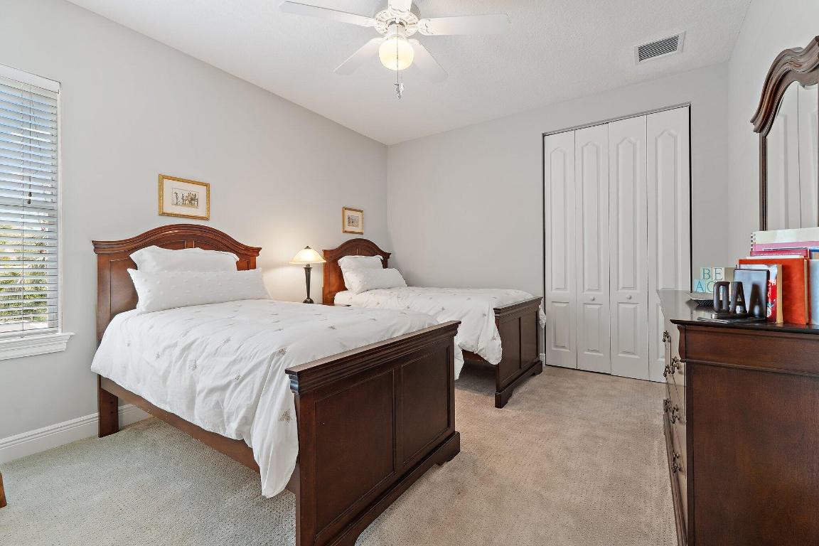 18647 SE Lakeside Jupiter, FL 33469