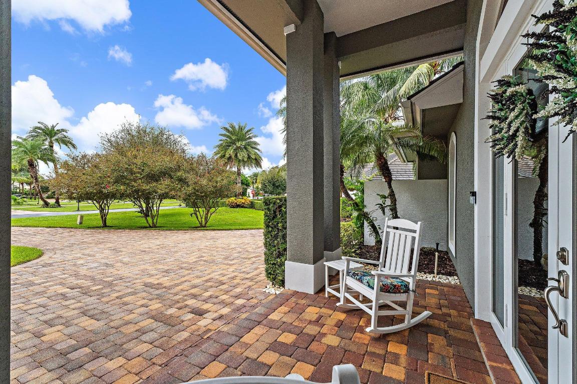 18647 SE Lakeside Jupiter, FL 33469