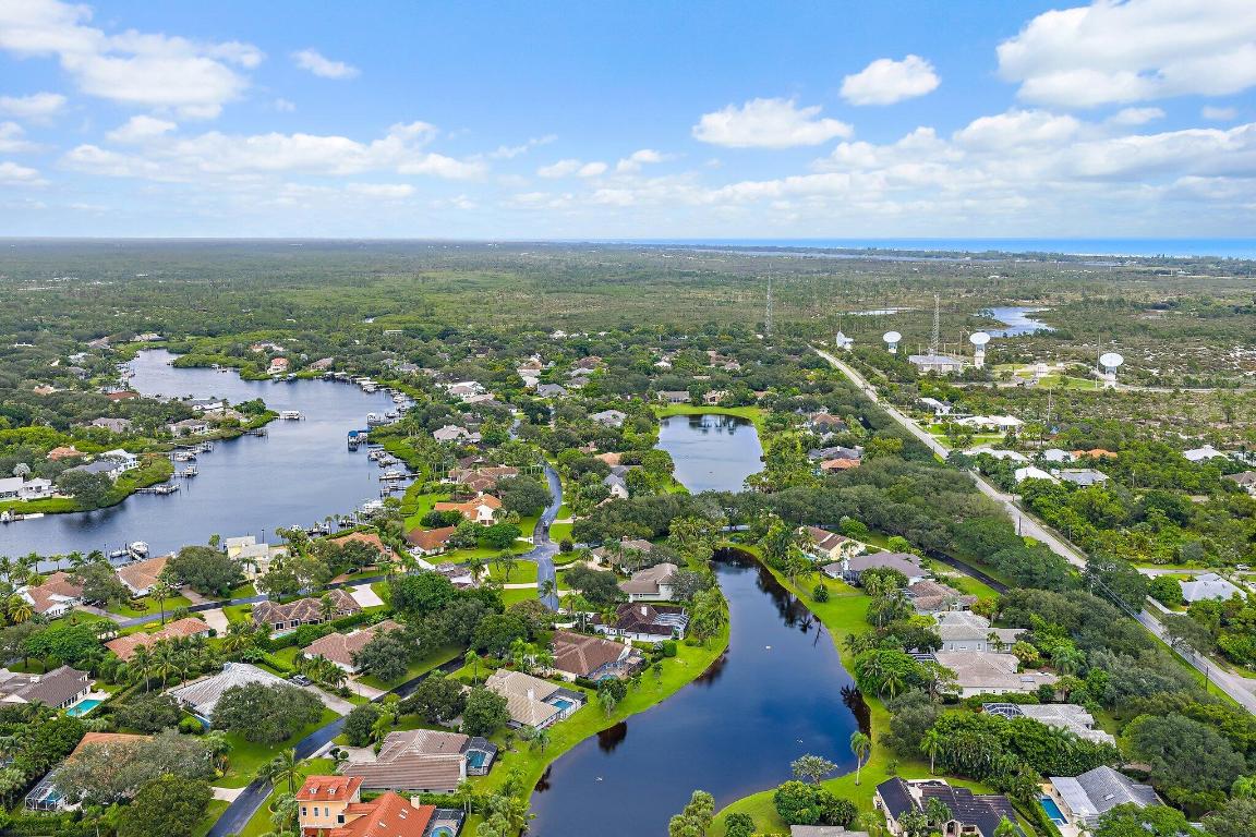 18647 SE Lakeside Jupiter, FL 33469