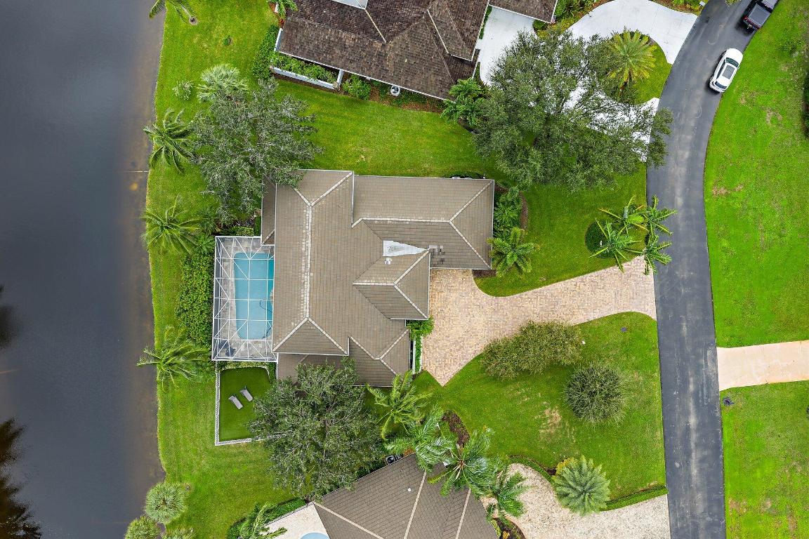 18647 SE Lakeside Jupiter, FL 33469