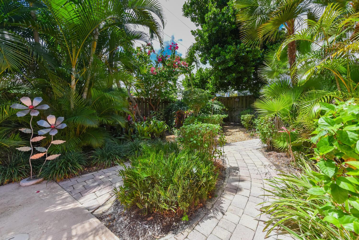 708 NW 6th Dr Boca Raton, FL 33486