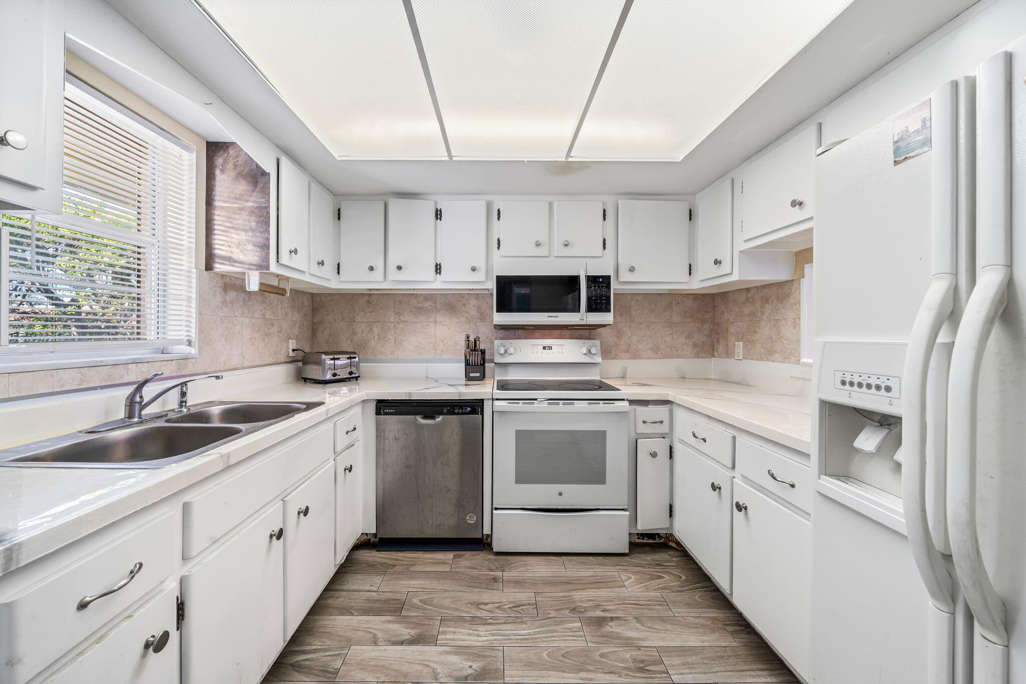 419 S Us Hwy 1 #E201