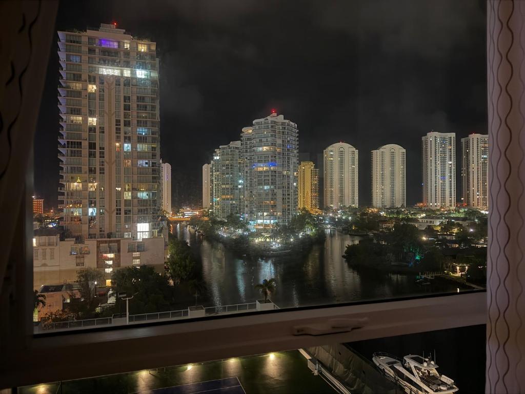 image 400 Sunny Isles12