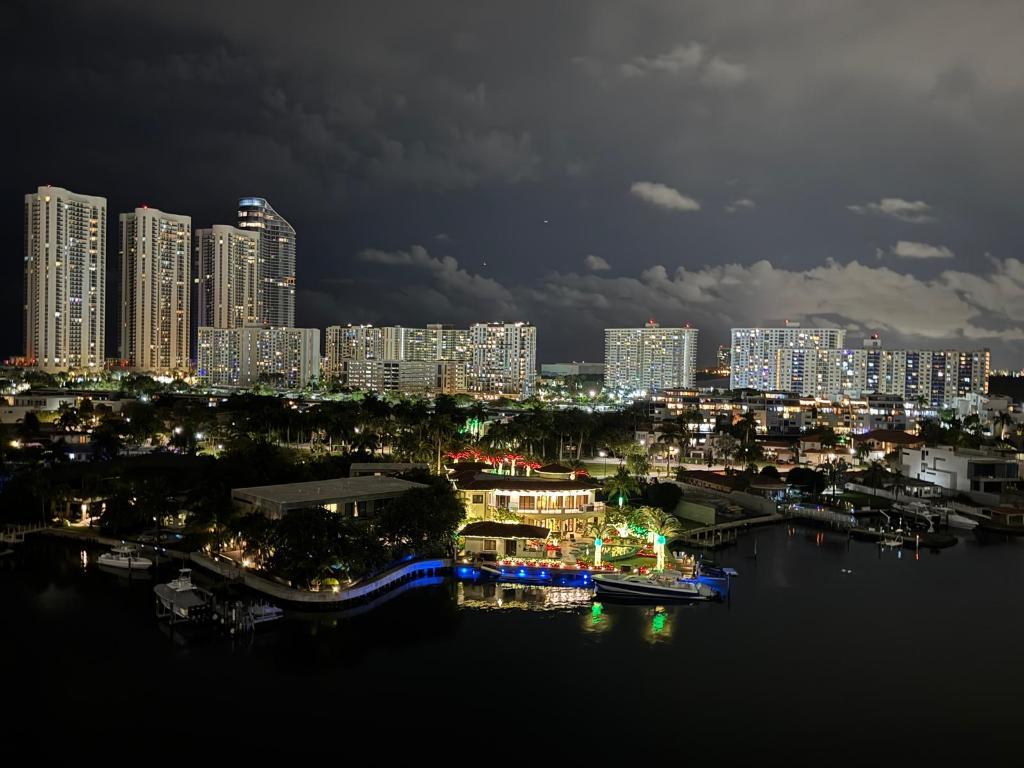 image 400 Sunny Isles16