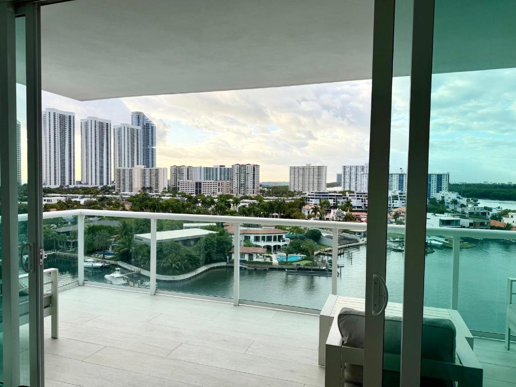 image 400 Sunny Isles1