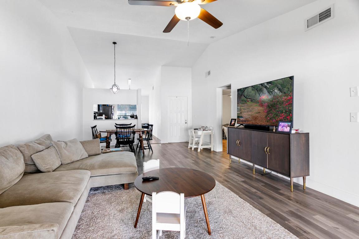 140 Moccasin Jupiter, FL 33458