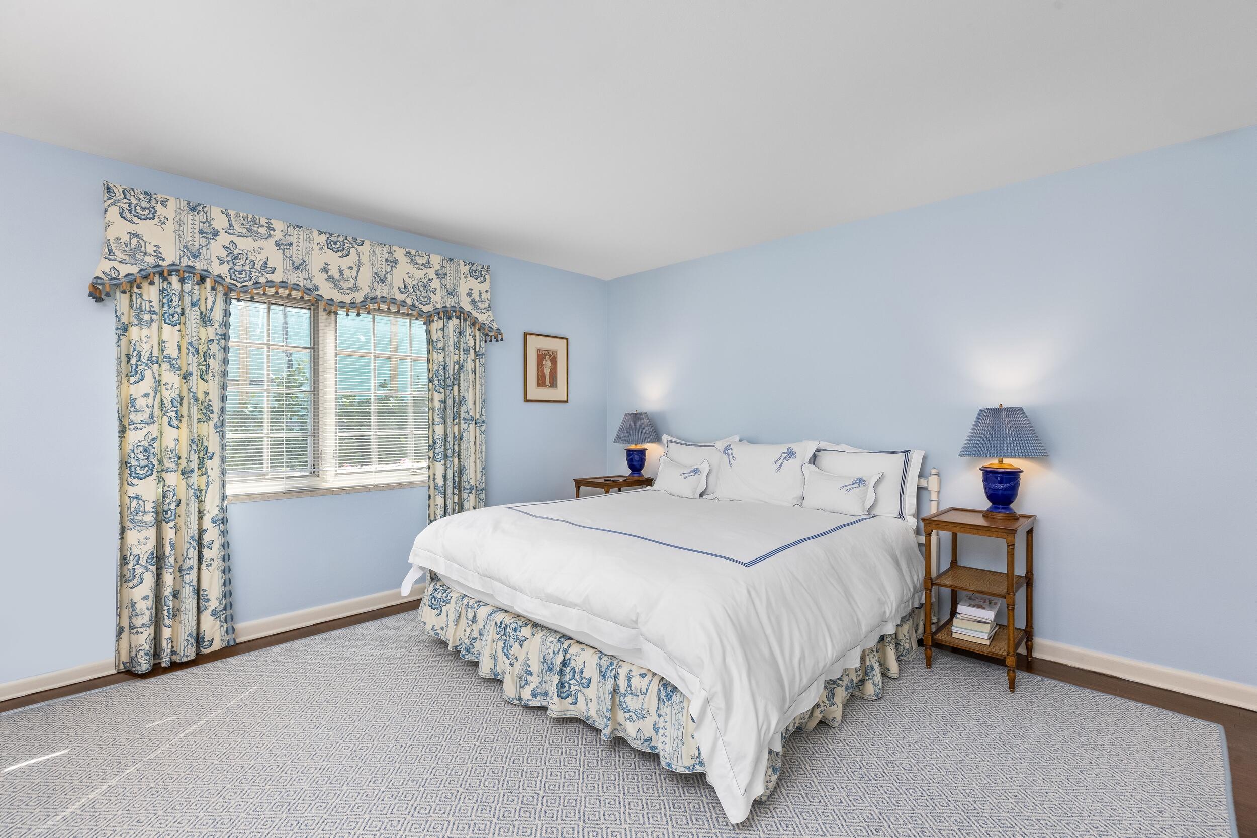 624 N Lake Palm Beach, FL 33480