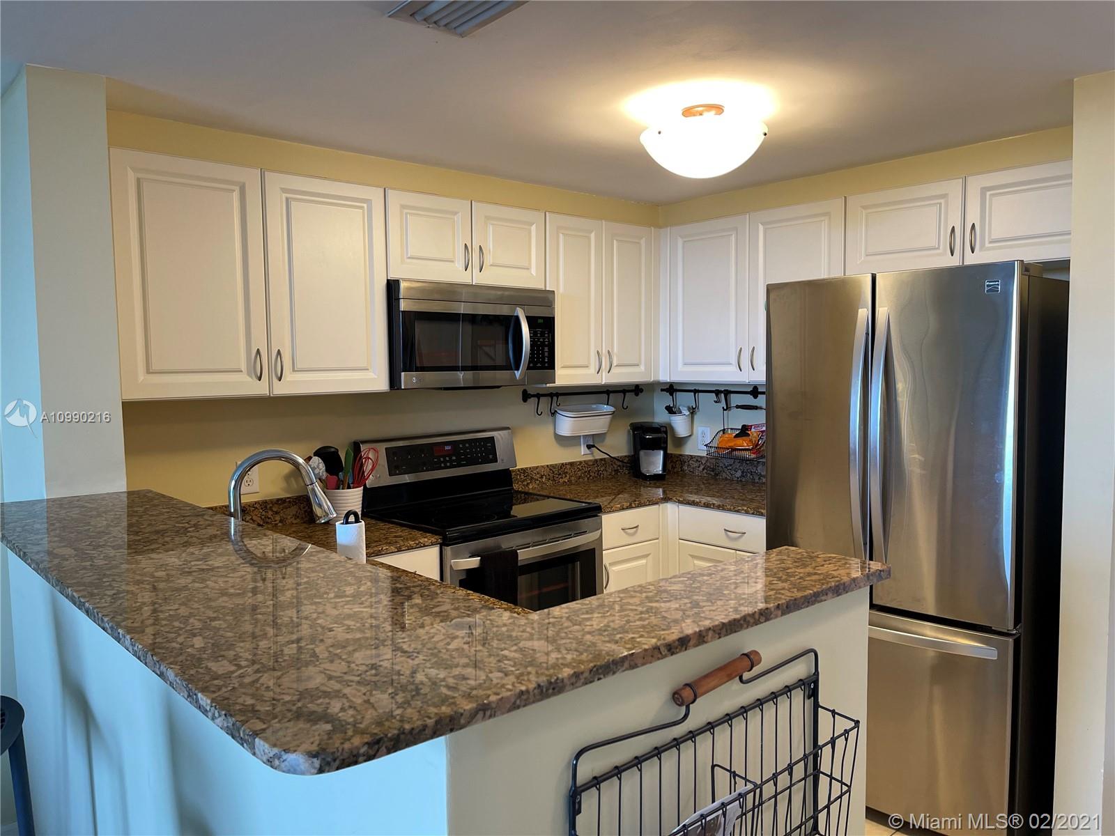 image LEJEUNE PLAZA CONDO12