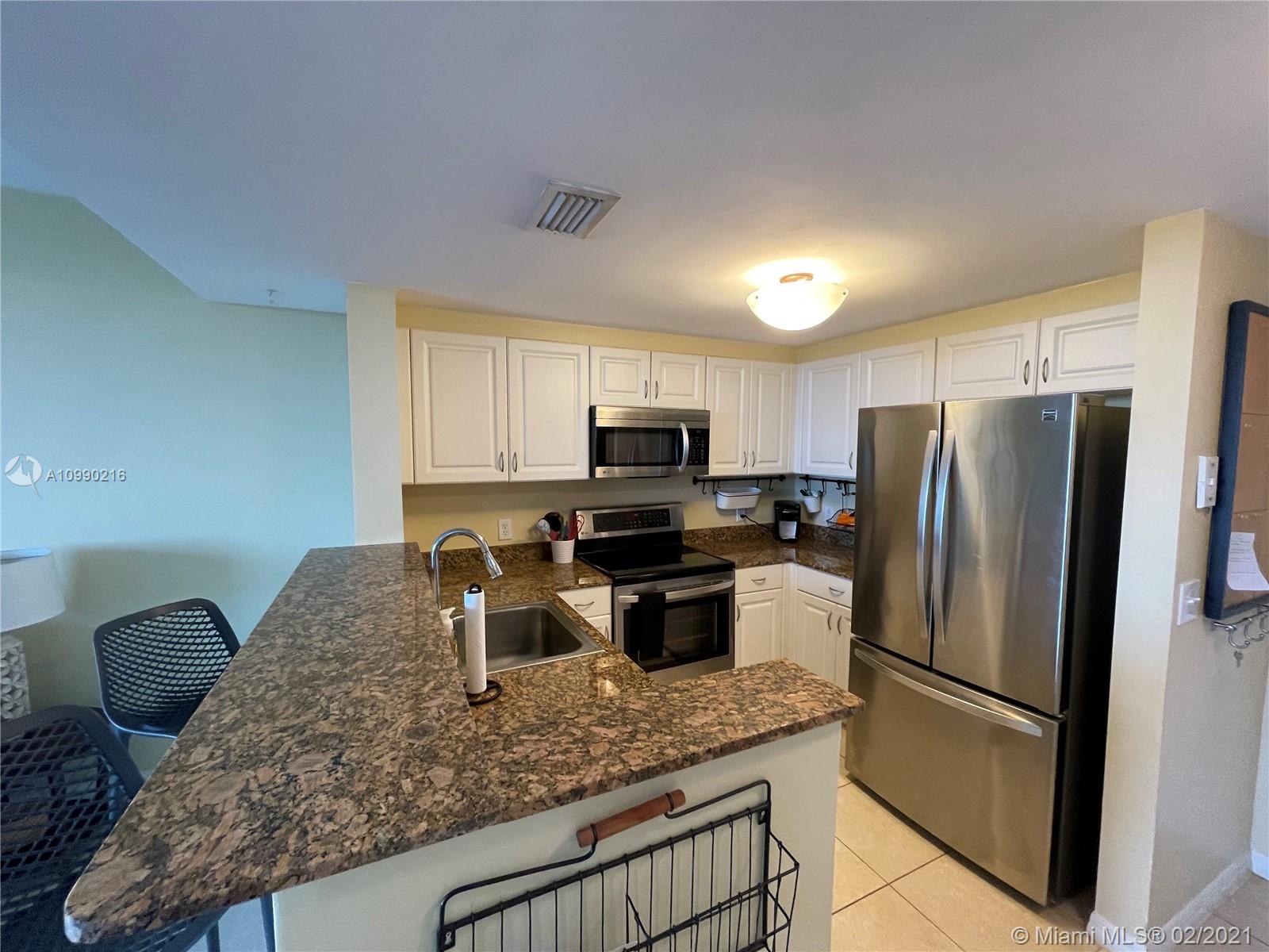 image LEJEUNE PLAZA CONDO13