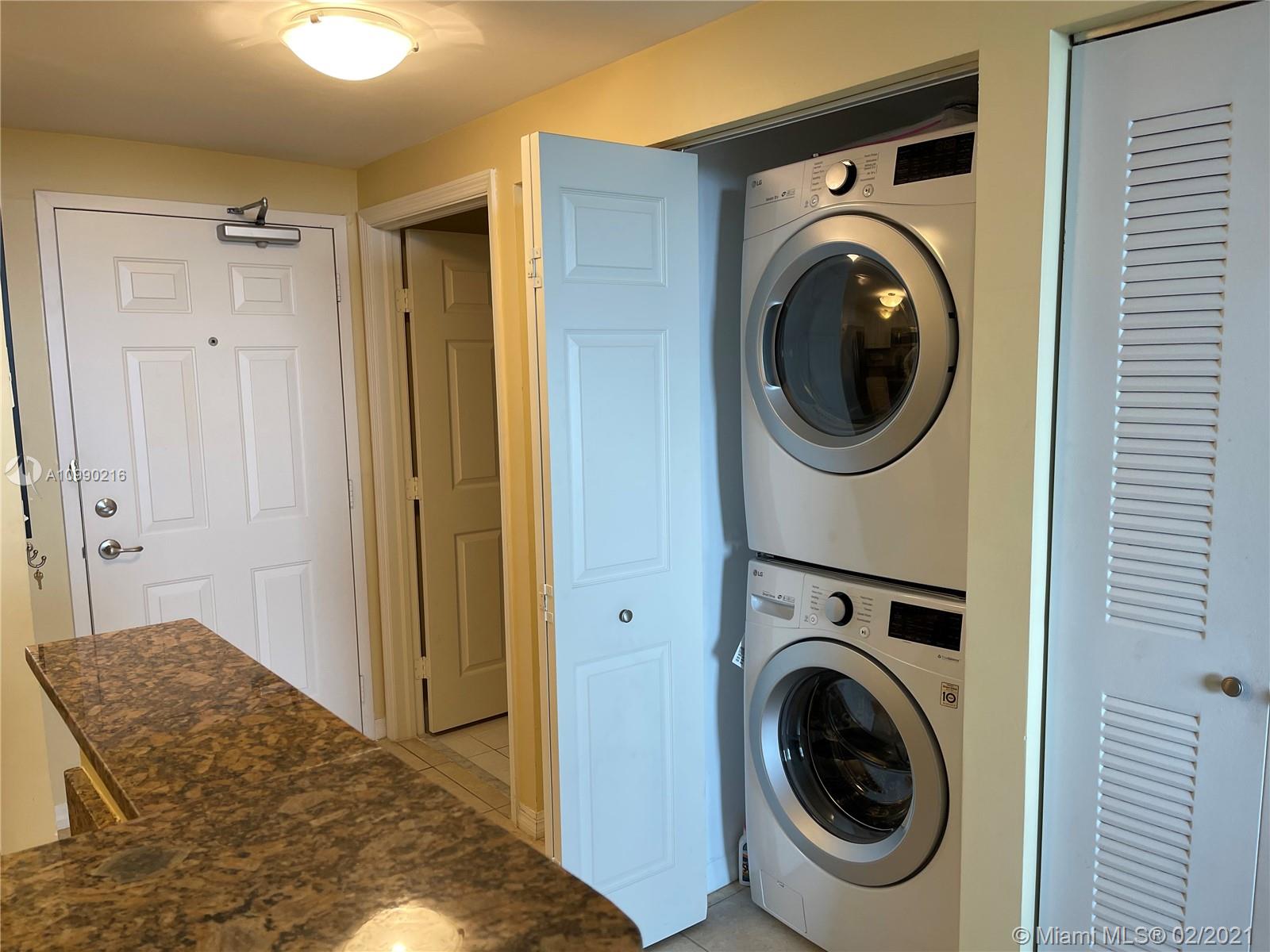 image LEJEUNE PLAZA CONDO14