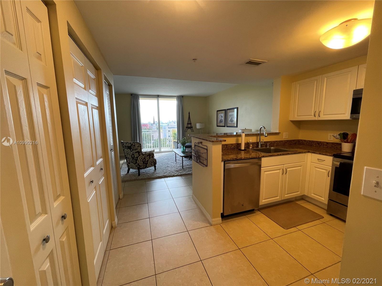 image LEJEUNE PLAZA CONDO7