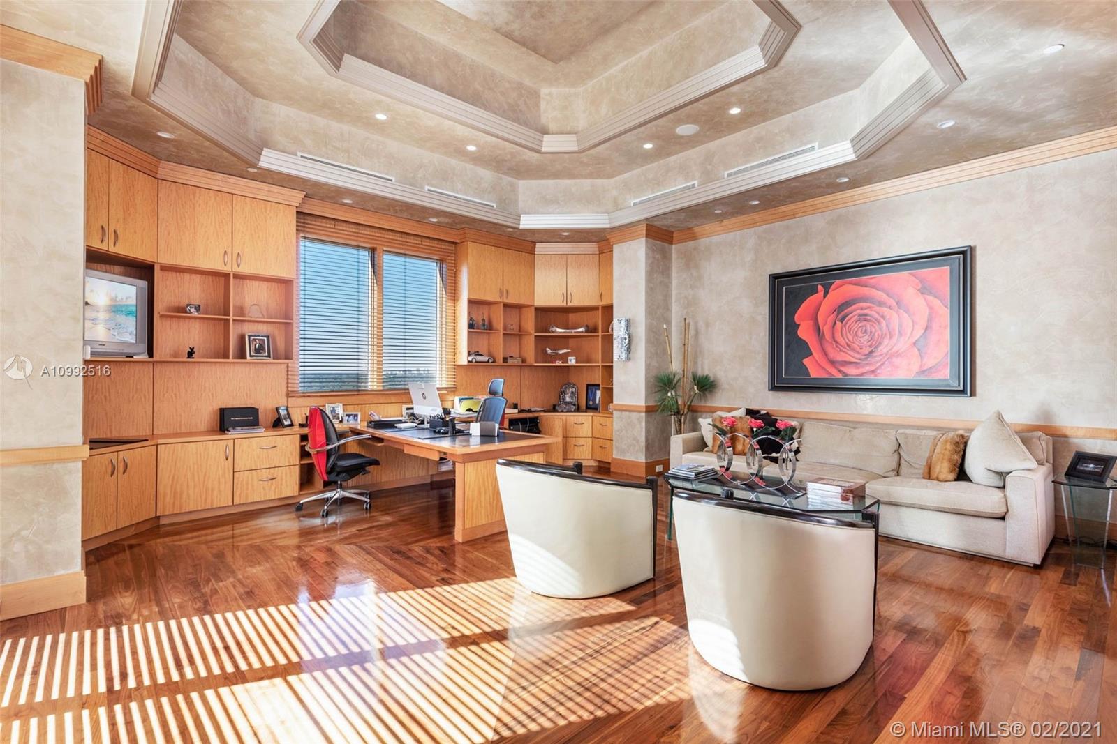 60 Edgewater Dr #TS-E Coral Gables, FL 33133