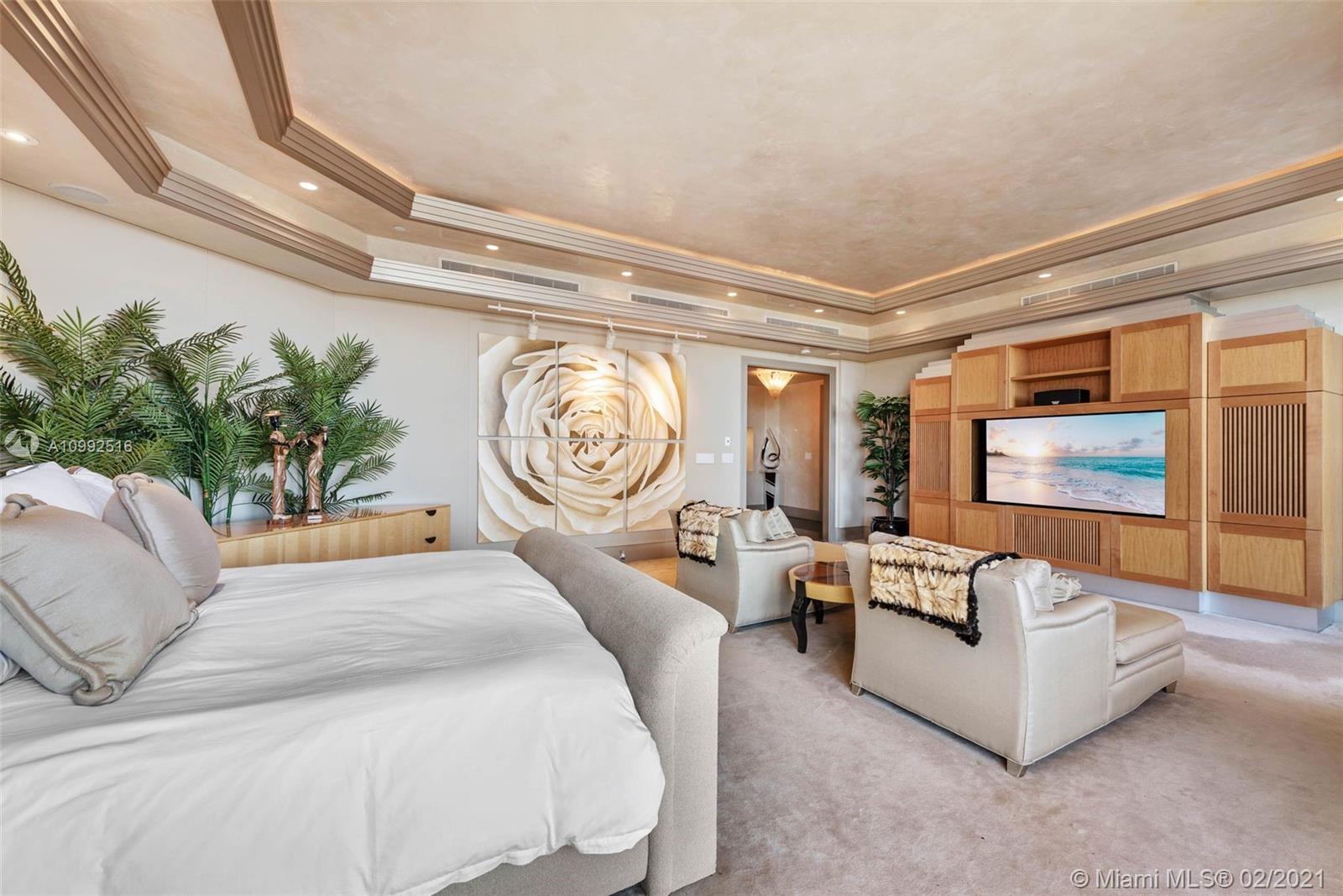 60 Edgewater Dr #TS-E Coral Gables, FL 33133