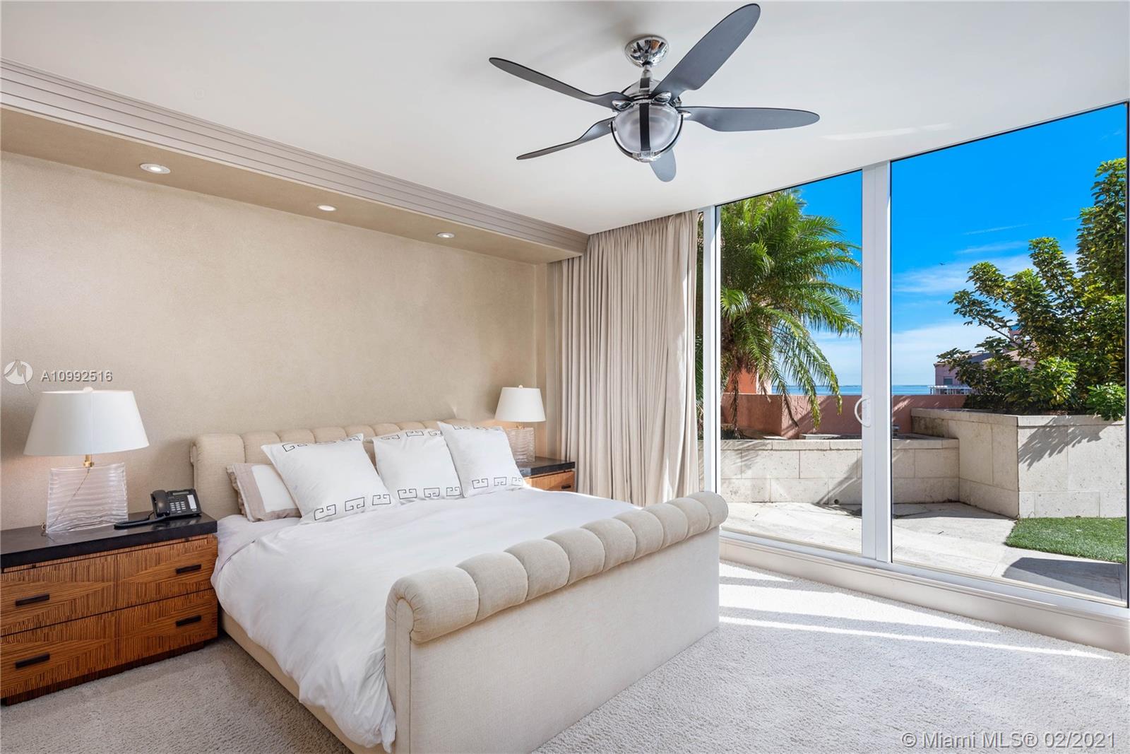 60 Edgewater Dr #TS-E Coral Gables, FL 33133