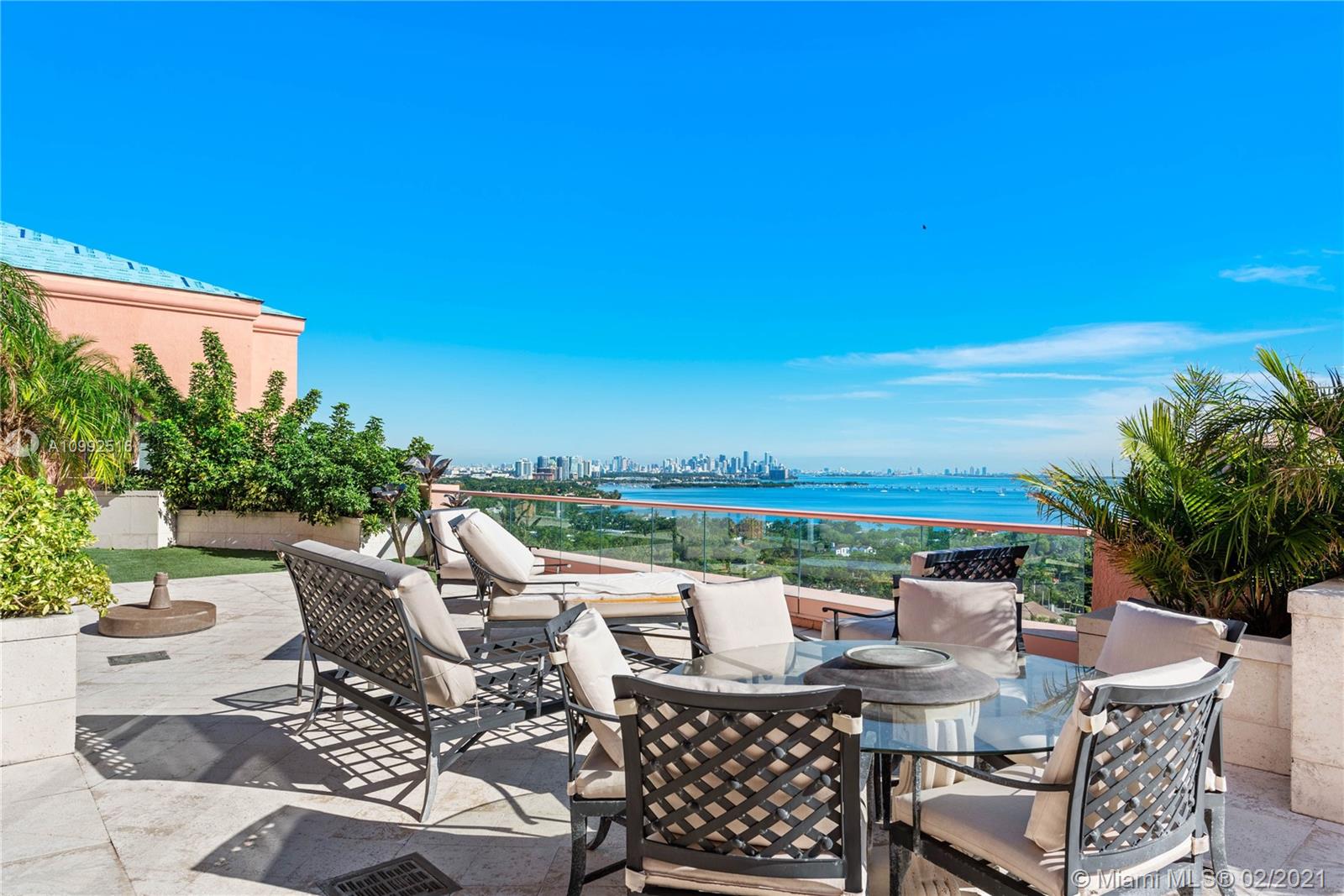 60 Edgewater Dr #TS-E Coral Gables, FL 33133