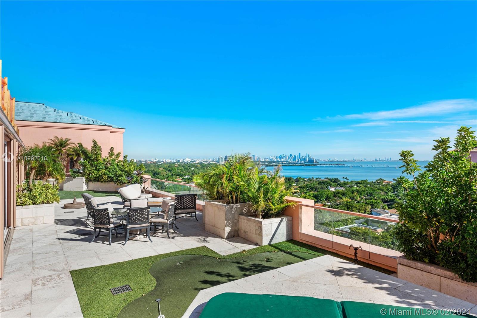 60 Edgewater Dr #TS-E Coral Gables, FL 33133