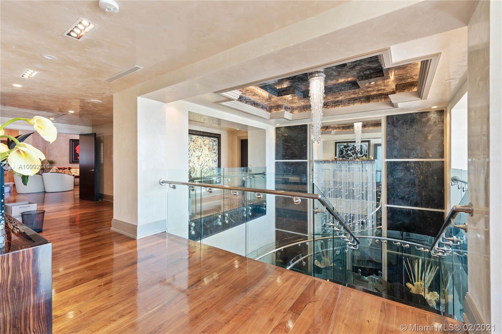 60 Edgewater Dr #TS-E Coral Gables, FL 33133