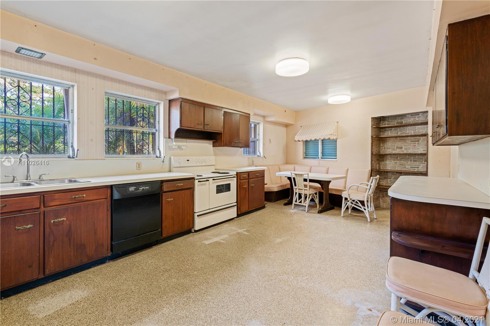 5290 N Kendall Dr Coral Gables, FL 33156