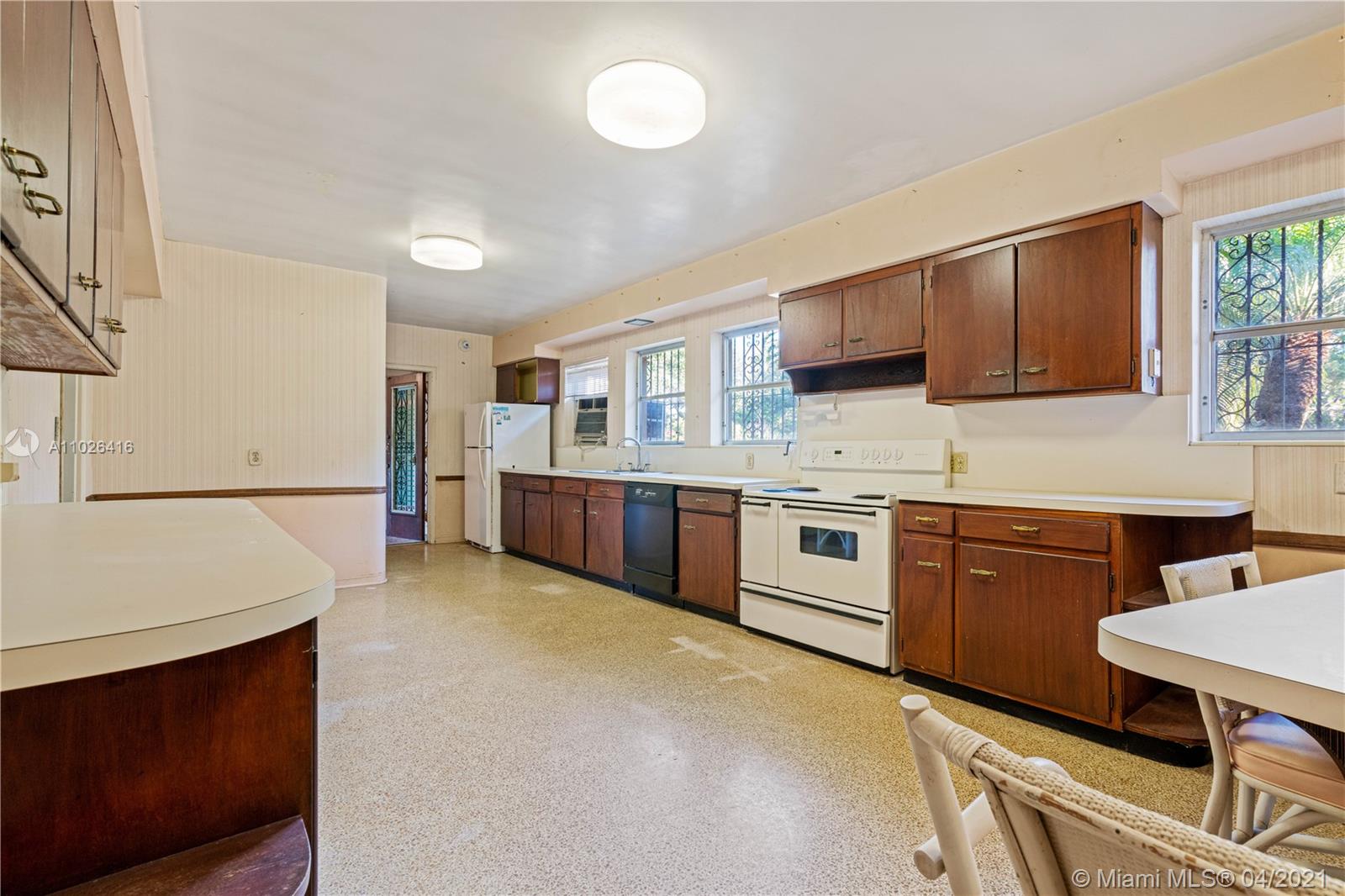 5290 N Kendall Dr Coral Gables, FL 33156