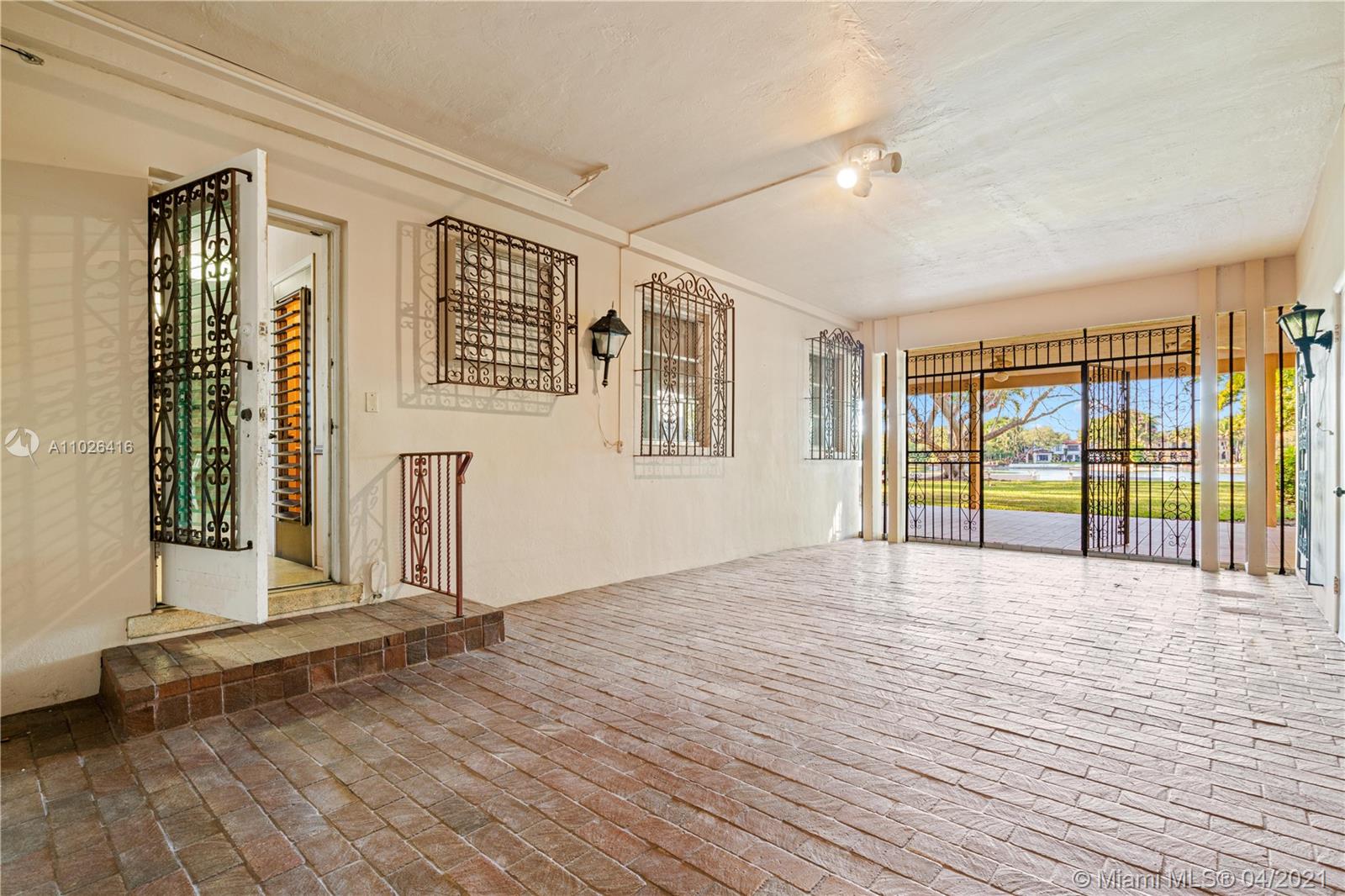 5290 N Kendall Dr Coral Gables, FL 33156