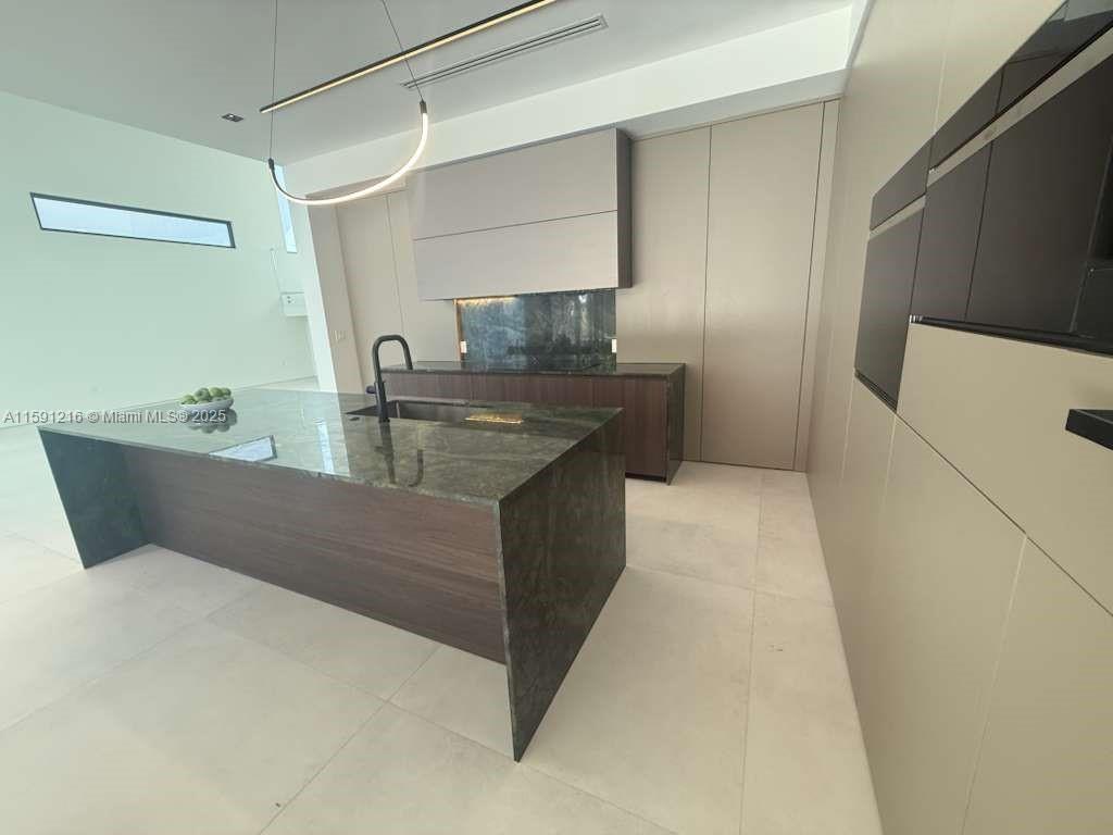 135 SW 29th Rd Miami, FL 33129