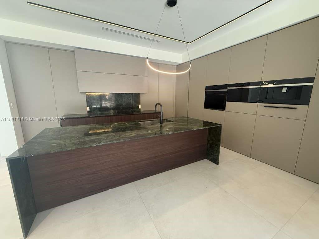 135 SW 29th Rd Miami, FL 33129