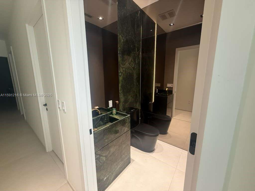 135 SW 29th Rd Miami, FL 33129