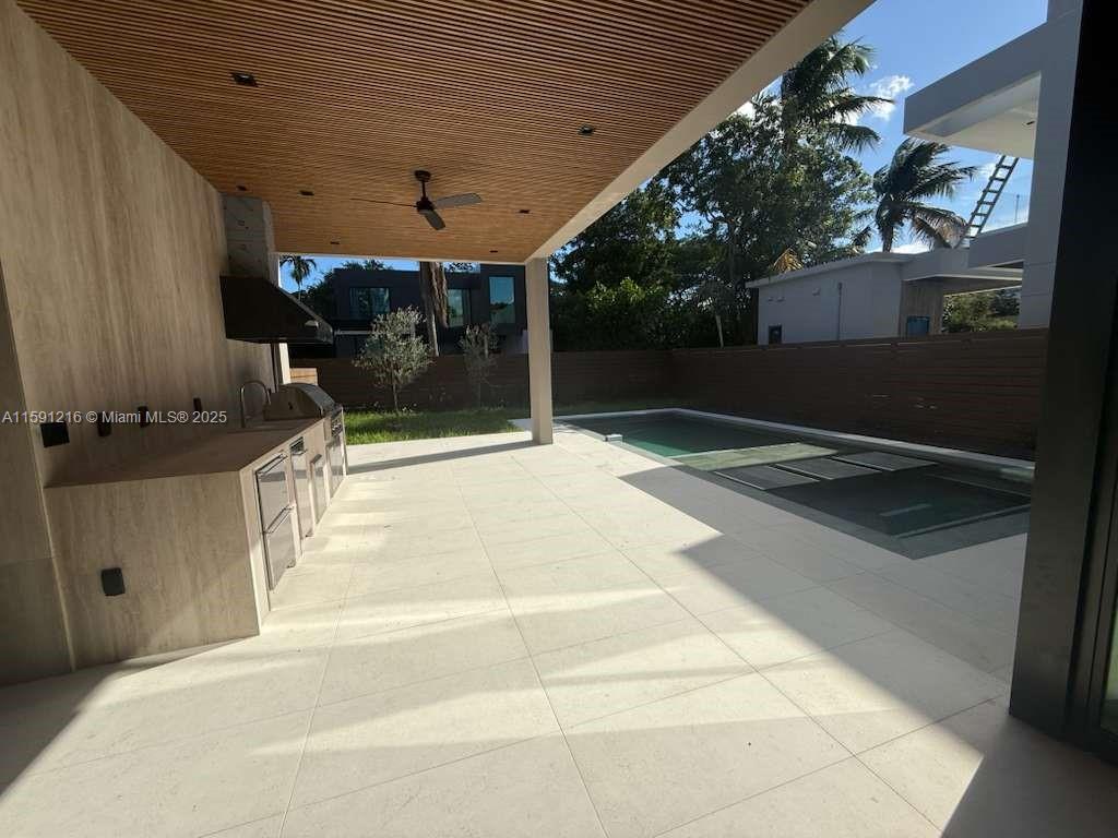 135 SW 29th Rd Miami, FL 33129