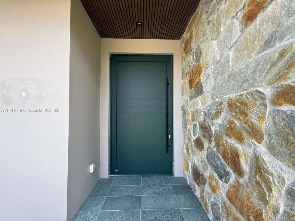 135 SW 29th Rd Miami, FL 33129