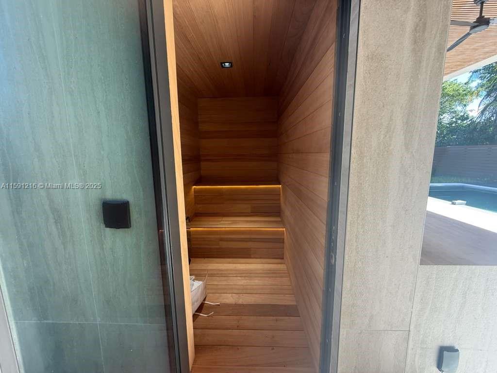 135 SW 29th Rd Miami, FL 33129