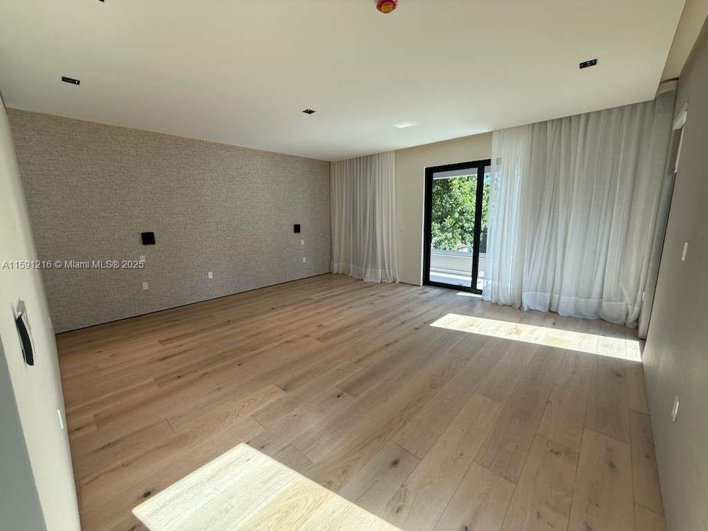 135 SW 29th Rd Miami, FL 33129