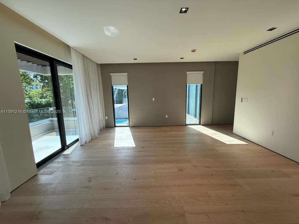 135 SW 29th Rd Miami, FL 33129