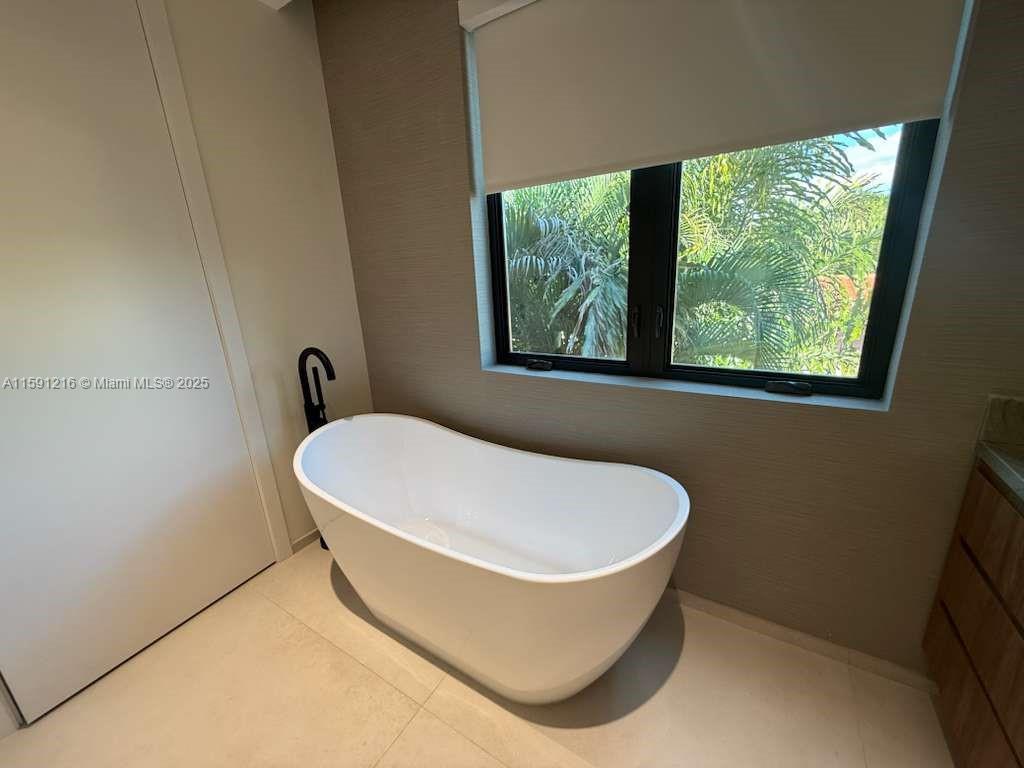 135 SW 29th Rd Miami, FL 33129