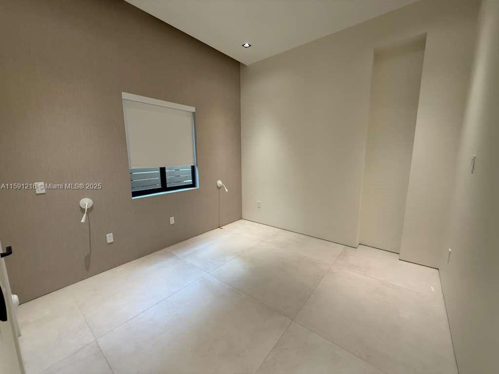 135 SW 29th Rd Miami, FL 33129