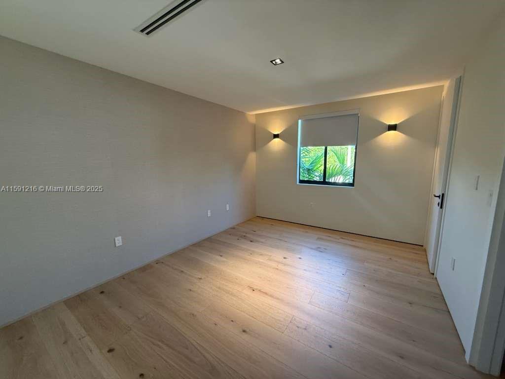 135 SW 29th Rd Miami, FL 33129